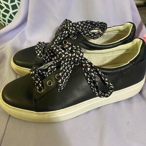 1901 Black and White Women's Sneakers